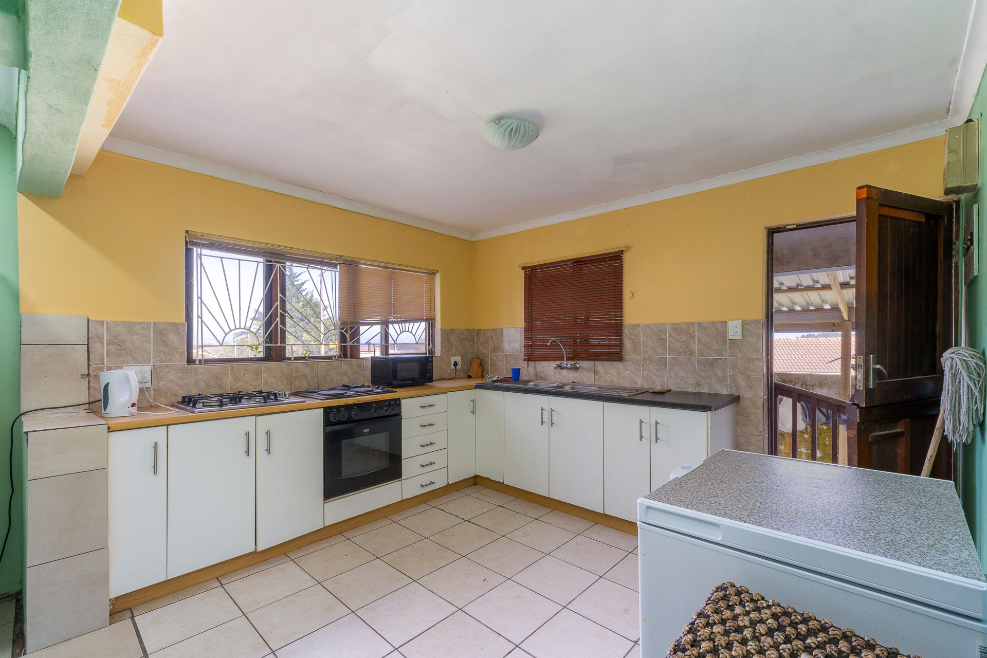 6 Bedroom Property for Sale in Andersonville Western Cape